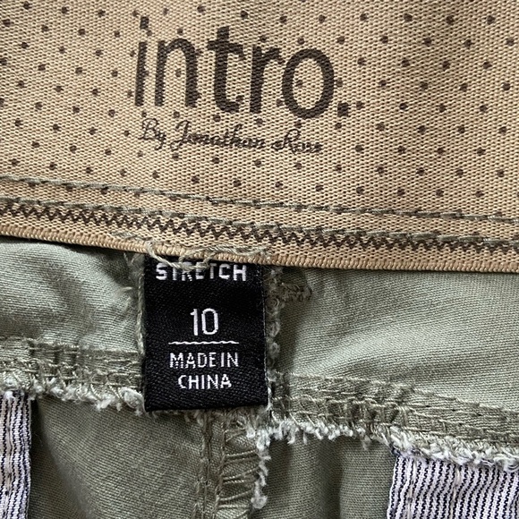 Intro. Bermuda Shorts Olive Green Mid Rise Comfort Waist Size 10 - Picture 3 of 12